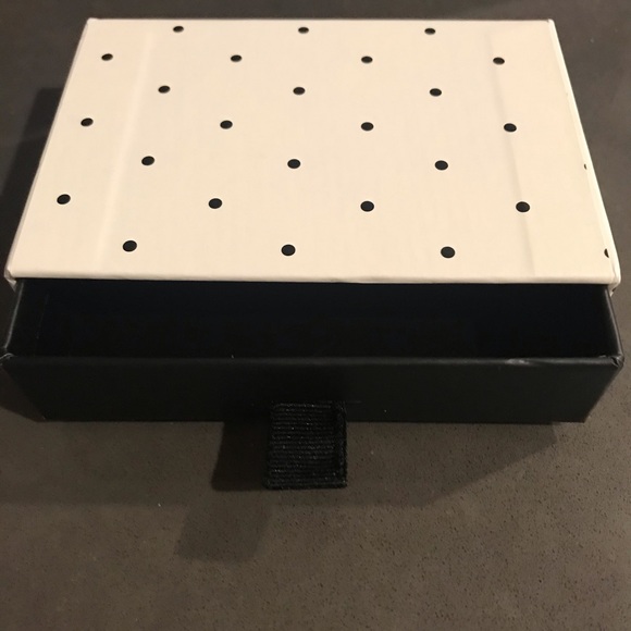 Gift Card Box -NWT - Picture 5 of 5